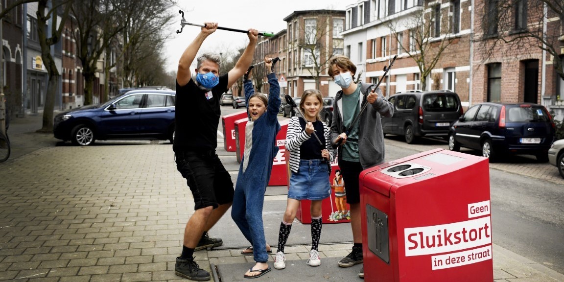 Foto van gezin met een sorteerpas Foto van gezin met een sorteerpas